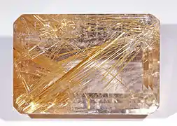 Inclusions de Rutile dans le quartz - Minas Gerais - Brésil (3,5&nbsp;×&nbsp;2,5&nbsp;cm).