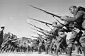 Soldats du régiment de Voroshilov s'entraînant avant d'aller au front, Moscou, 30 août 1941.