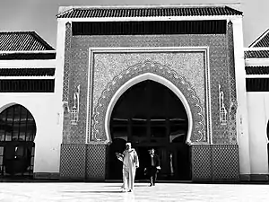 La mosquée As-Sunna à Rabat. Des personnes sortent de Salat Dhuhr, la prière de midi, novembre 2013.