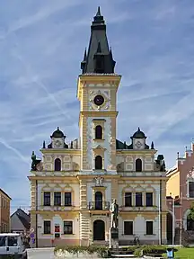Hôtel de ville.