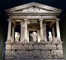 Monument des Néréides, reconstitution de la façade. British Museum.