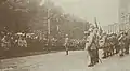 Le 168e&nbsp;RI reçoit la fourragère jaune le 29 juillet 1919 à Aix-la-Chapelle.