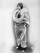Renée Carl (Lady Beltham).