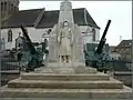 Le monument aux morts.