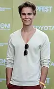 Rhys Wakefield interprète Graham « Gra » Morrison