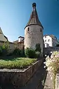 Vestiges de l'enceinte médiévale.