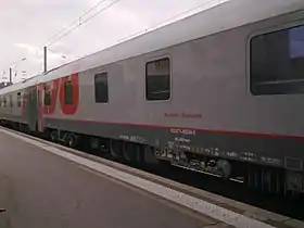 Le train Riviera Express à quai.