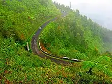 La route menant au volcan Telomoyo