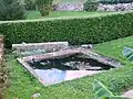 Lavoir en contrebas de l'église (oct.&nbsp;2012)