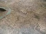 Les aqueducs dans Rome sur la maquette d'Italo Gismondi : en haut à droite, l'Aqua Claudia atteint le Palatin, en bas au milieu, l'Aqua Appia se dirige vers l'Aventin.