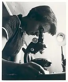 Rosalind Franklin, biologiste moléculaire britannique découvreuse de la structure de l'ADN.