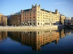 Rosenbad,NorrmalmStockholm59° 19′ 42″ N, 18° 03′ 56″ E