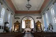 Vue intérieure de la nefvers le chœur.