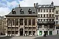 L'ancien bureau des Finances et la grande pharmacie du Centre.