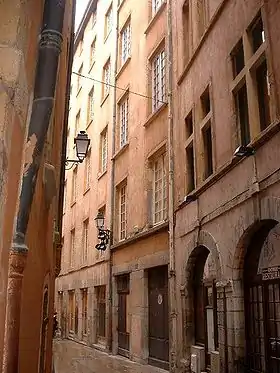 La rue Gadagne, où se situe le musée du même nom