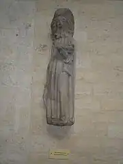 Statue de saint Jacques en pèlerin (XIVe siècle).