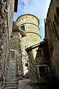 Ruelle au pied du château.