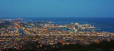 Vue d'une partie de Sète au petit matin depuis le Mont Saint-Clair.