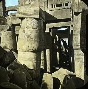 Karnak, grande salle hypostyle, Joseph Hawkes, Archives du Brooklyn Museum.