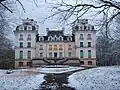 Le château de Flacy.