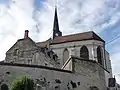 L'église sur sa butte.
