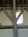 Fenêtre latérale romane.