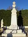Le monument aux morts près de la mairie (fév.&nbsp;2010)