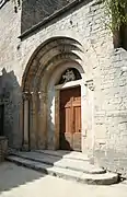 Vue du portail de l'église paroissiale.