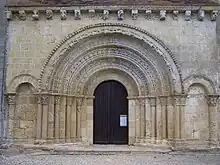 Le portail de l'église Saint-Martin (juin&nbsp;2009)