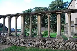 Vestiges du cloître du XVIe&nbsp;siècle.