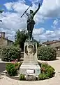 Le monument aux morts à côté de l'église (juin&nbsp;2009)