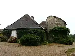 La tour du XIIe siècle.