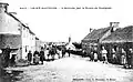 Saint-Sauveur (Finistère) ː l'arrivée par la route du Huelgoat vers 1930 (carte postale Émile Hamonic).