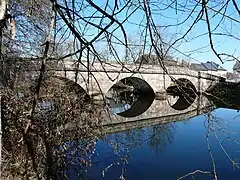 Le pont du XIXe siècle sur la Vézère.