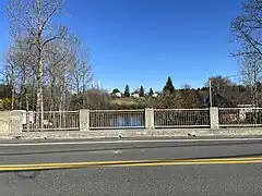 Route 352, pont P01548 à poutres en béton armé (1950), rivière Batiscan à l’embouchure de la rivière Pierre-Paul
