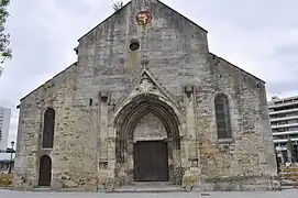 Le portail classé.