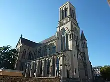 photographie montrant principalement la tour de l'église Saint-Joseph