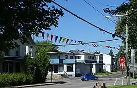 La route 218 partage son itinéraire avec la route 271 à travers Sainte-Agathe-de-Lotbinière.