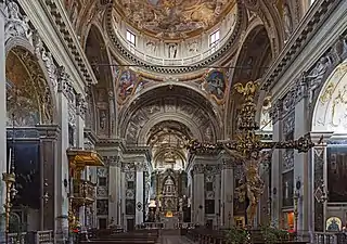 Vue générale de l'intérieur.