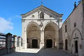 Entrée du sanctuaire de l'archange Saint Michel