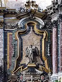 Détail du vaste décor baroque tout en marbre aux couleurs multiples de l'église Santa Maria di Nazareth, Venise.