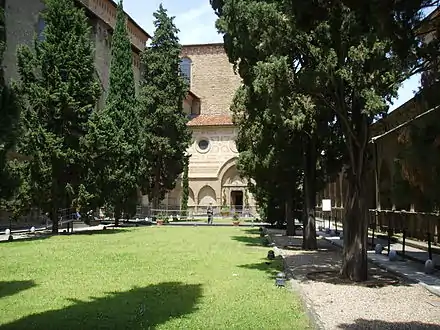 Le cimetière.