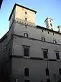La tour du palais Colonna&nbsp;sur la piazza Santi Apostoli.