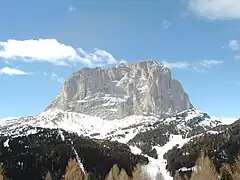 Le Sassolungo depuis le nord-est.