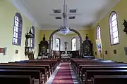 Vue intérieure de la nefvers le chœur.