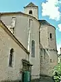 Les chevets de l'église du XIXe siècle et de l'église romane exhaussée