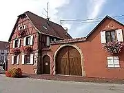 Ferme de vigneron (XVIe),18 rue de la Mairie.