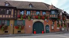 Ancienne ferme de tonnelier, actuellement restaurant (XVIIIe),2 rue de la Mairie.