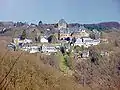 En 1133, le comte Adolphe II construit Schloss Burg sur une montagne surplombant le Wupper. C'est la résidence des comtes de Berg jusqu'au XIVe&nbsp;siècle.