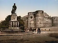David d'Angers, Monument au roi René (1853) à Angers.